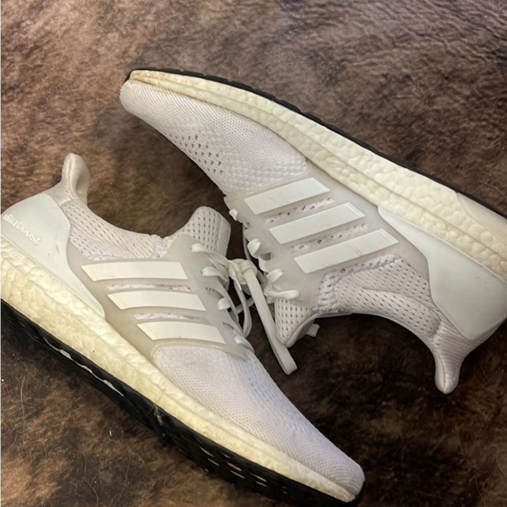 LIKE NEW womens ultra boosts